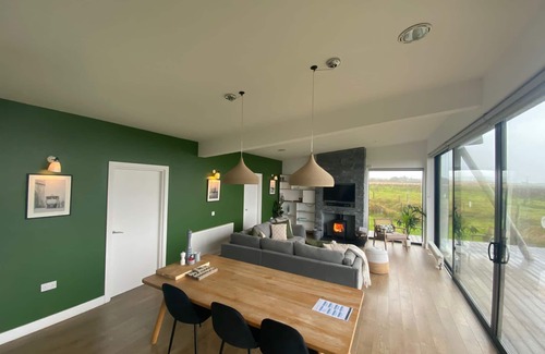 John O'Groats Cottage | Lodge 20 - 3 Bed Sea-View - a john o'groat that sleeps 6 guests in 3 bedrooms