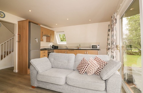 St Wenn Cottage | LODGE 22, BODMIN HOLIDAY PARK, CORNWALL, family friendly in Lanivet