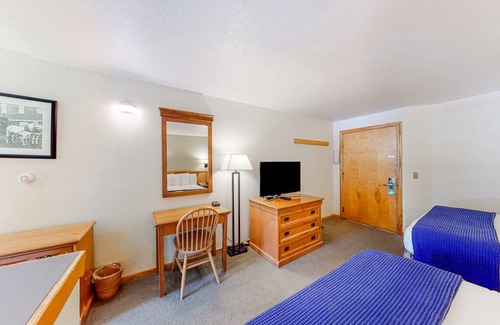 West End Cabin | Lodge ∙ 4 guests