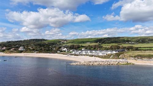 Holworth Villa | Lodge 9 Creek Caravan Park Ringstead