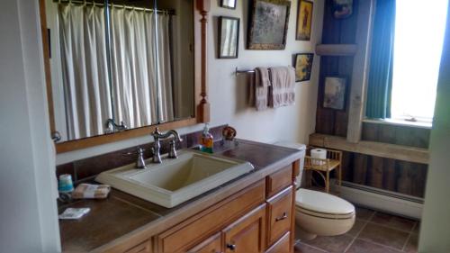 Graniteville-East Barre Bed & Breakfast | Lodge at Millstone Hill