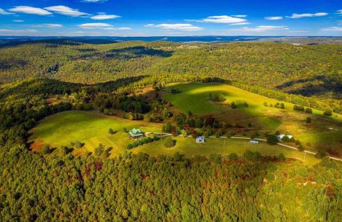 Compton House | Lodge at OZK Ranch- Incredible mountaintop cabin with hot tub and views