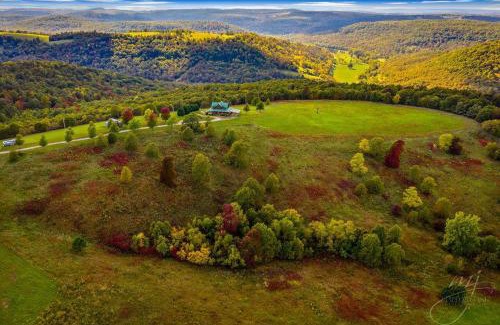 Compton House | Lodge at OZK Ranch- Incredible mountaintop cabin with hot tub and views