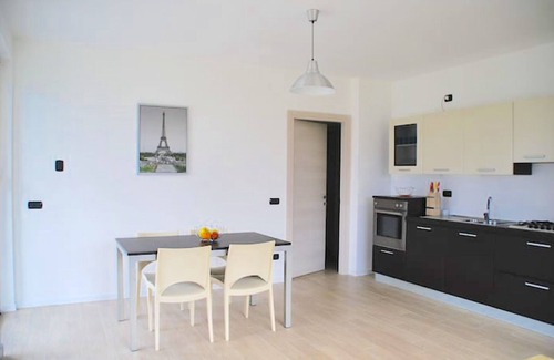 Colico Piano Apartment | Lodge by the lake with garden and parking - Beatrice