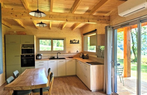 Foix Ski Chalet | Lodge in a green setting. Panoramic view of FOIX castle.