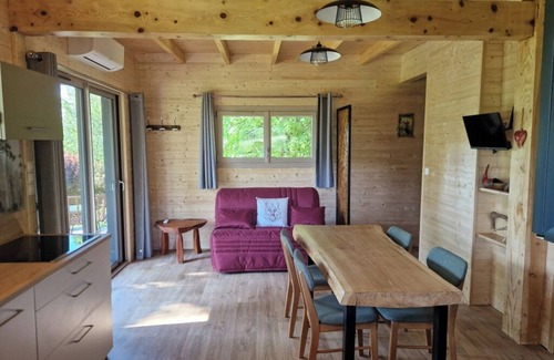 Foix Ski Chalet | Lodge in a green setting. Panoramic view of FOIX castle.
