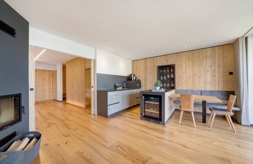 Salonetto Apartment | ‘Lodge Melisse’ holiday flat with mountain views, private terrace and private sauna