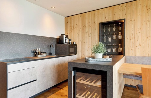 Salonetto Apartment | ‘Lodge Melisse’ holiday flat with mountain views, private terrace and private sauna