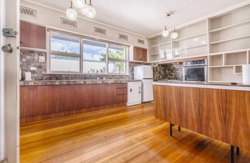 Werribee House | Lodge Retro - Heart of Werribee Blast from the Past