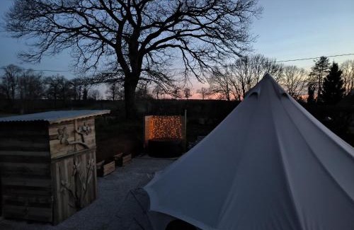 Lapalisse Other | Lodge romantique "le grand chêne" avec Jacuzzi privatif