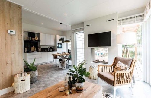 Lunteren Ski Chalet | ✓ Lodge Royal at Landgoed de Scheleberg ✓ Vacation house for 4 people ✓ Located in Lunteren (Gelderland) ✓ Vacation park in the Veluwe ✓ Book directly with the park