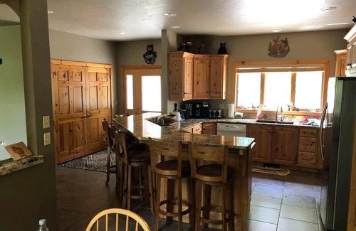 Pickerel House | Lodge style home with plenty of space