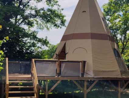 Arc-et-Senans Other | Lodge Tipi, L'Indienne