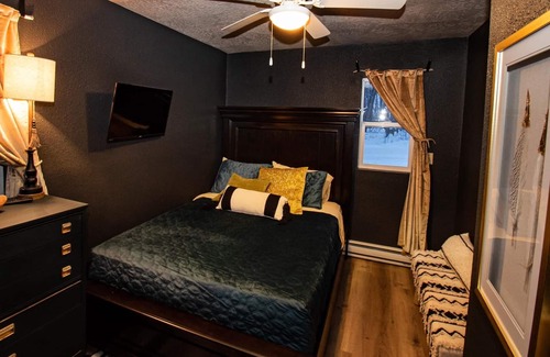 Crivitz Cabin | Lodge with access to Lake Noquebay, UTV/Snowmobile trail access