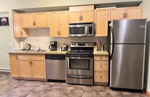 Canmore Resort | Lodges at Canmore – Hot Tub & Heated Swimming Pool, Private Laundry, Kitchen&BBQ