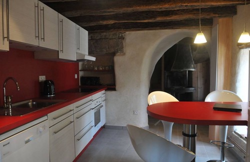 Verrieres Cottage | Lodging and bed and breakfast with pool for 15 people