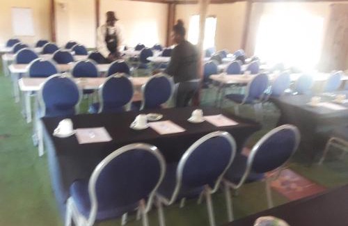 Dr JS Moroka Hotel | Loding Lodge