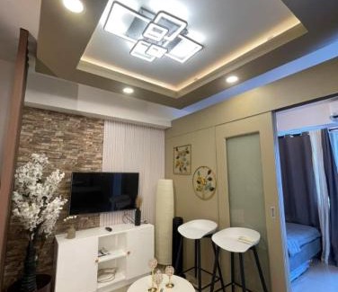Clark Freeport Apartment | Loft and Luxe 1BR Condo in Clark