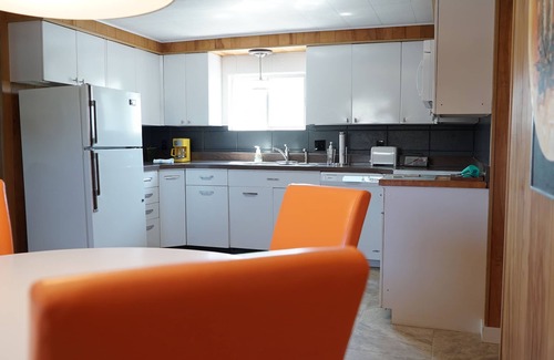 Cape Girardeau Apartment | Loft Apartment Across From Semo University Houch Field House. Walk To Events
