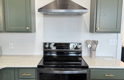 Du Quoin Apartment | Loft Apartment on Main Downtown - Sleeps 4