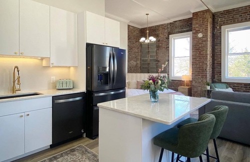 Du Quoin Apartment | Loft Apartment On Main - Sleeps 4