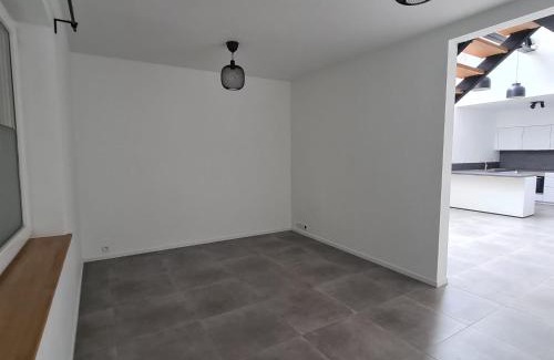 Fontaine-l'Eveque Apartment | Loft atypique !