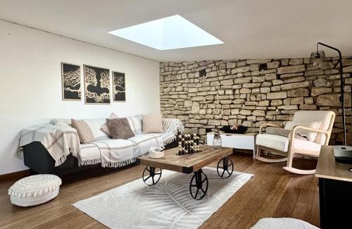 Moriviller House | LOFT Aux Retrouvailles -Gîte avec Spa De 2 à 6 personnes