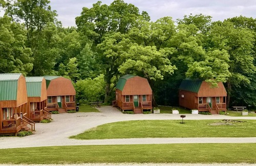 Moscow Cabin | Loft Cabin #4 near beautiful Cedar River.