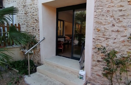 Saint-Hilarion House | Loft de 60m² en RDC de Moulin Du18eme Avec Parc . Entrée Indépendante