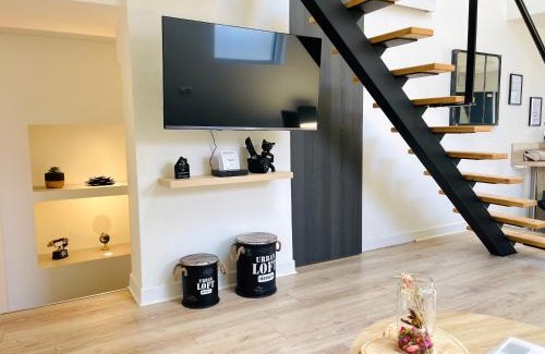Saint-Pryve-Saint-Mesmin House | Loft de charme avec parking, jardin et terrasse