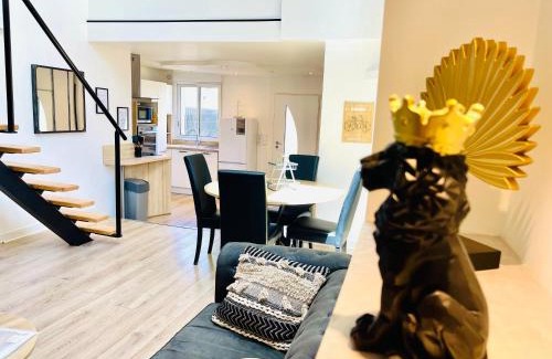 Saint-Pryve-Saint-Mesmin House | Loft de charme avec parking, jardin et terrasse