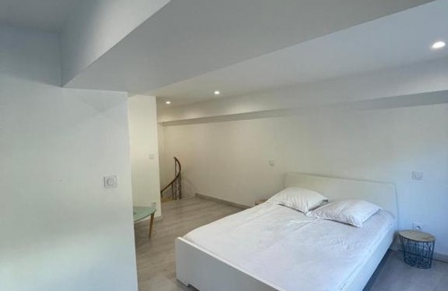 Champvert Mairie Apartment | Loft Fourvière