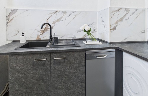 Braunsbedra Apartment | Loft & Living 3 am Geiseltalsee WLAN & parking lot