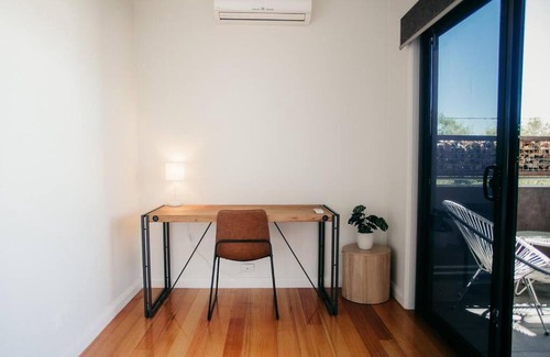 Benalla House | Loft On Bridge