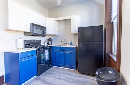 Bloomfield Apartment | Loft on Liberty Avenue with Off-Street Parking