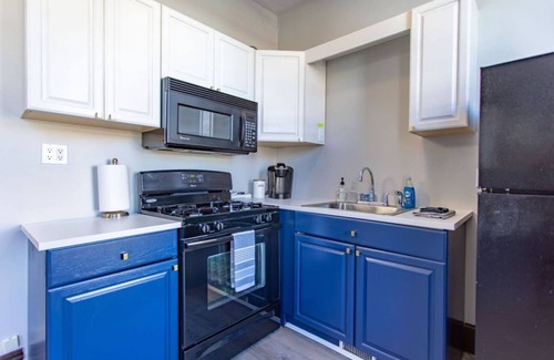 Bloomfield Apartment | Loft on Liberty Avenue with Off-Street Parking