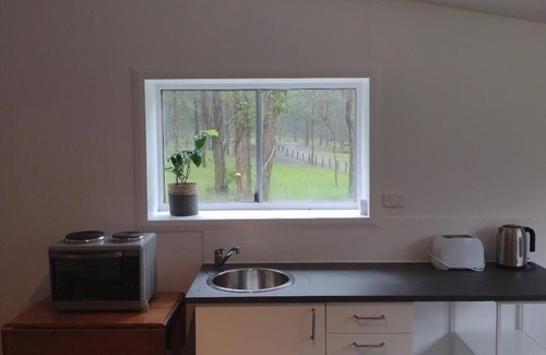 Congo Apartment | Loft on quiet 5 acre bush block. Less than 5 minutes to beaches.