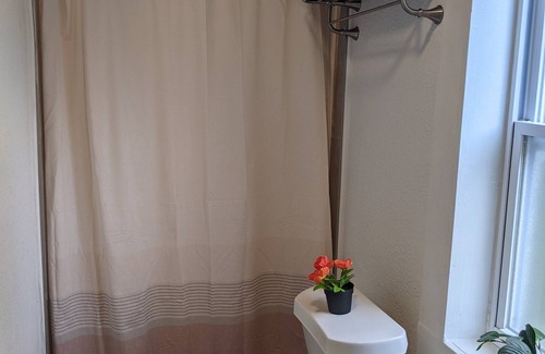 St. Augustine Apartment | Loft sleeps 4 (1mile from historic city 5 miles to beach)