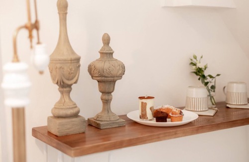 Jing'an House | Loft Studio Right next to Kerry Center, Jing'An Temple, Metro Line 2 & Shops