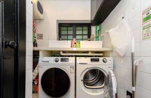 Jing'an House | Loft Studio Right next to Kerry Center, Jing'An Temple, Metro Line 2 & Shops