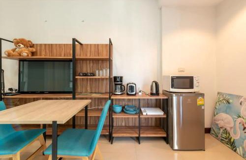 Chang Khlan House | Loft Style Townhouse Near Old City