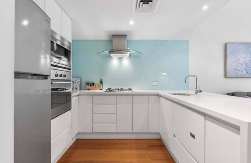 Woolloomooloo Apartment | Loft-Style Waterfront Apartment