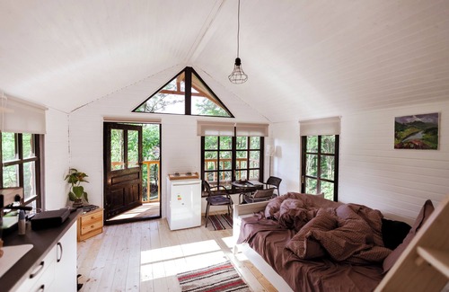 Pesteana Ski Chalet | Loft Treehouse