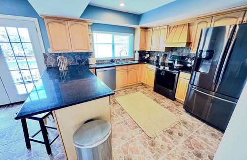 Richardson House | Loft w/Big Pool, Huge Backyard, Fire Pit, PingPong, Pool Table,