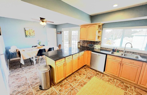 Richardson House | Loft w/Big Pool, Huge Backyard, Fire Pit, PingPong, Pool Table,