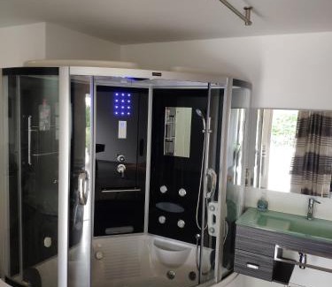 Agen Apartment | Loft Zen SPA Balneo Parking Gratuit Sauna Hammam Billard