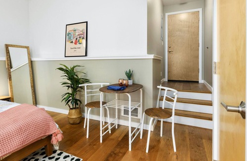 Lake City Apartment | Loftium | Beautiful 1 BR Guest Suite w/ Kitchen + Laundry