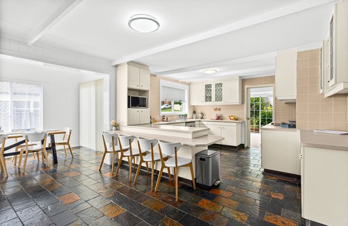 Barrack Heights House | Loftus Spacious Getaway