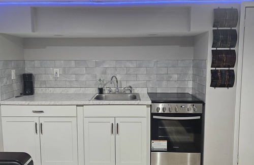 Hempstead House | Lofty Cozy Suite near Nassau Coliseum and Hofstra University