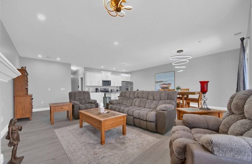 Port Huron Apartment | Lofty Riverview Retreat - Great views & downtown!